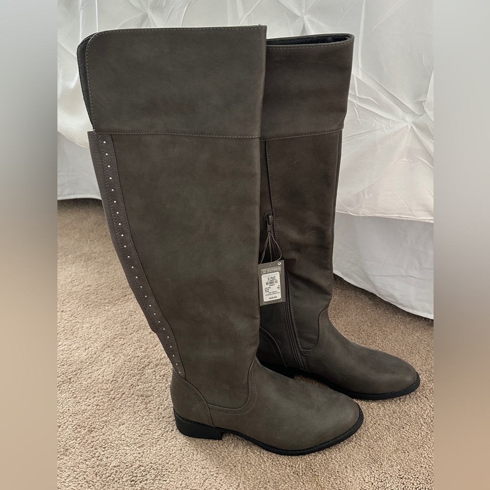 NWT size 7 grey boots from Primark